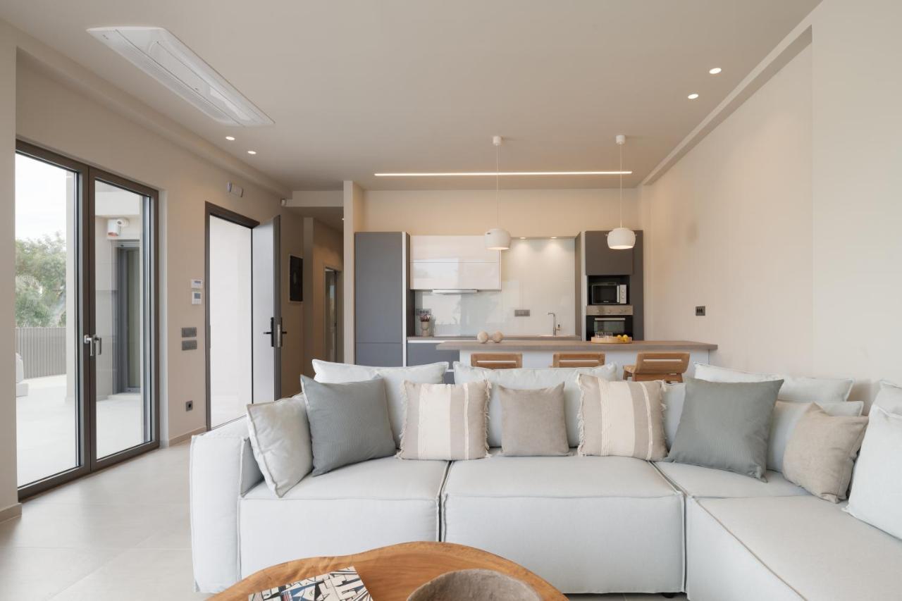 Athina Luxury Villa, With Pool & Walk To The Beach, By Thinkvilla Chania  Ngoại thất bức ảnh