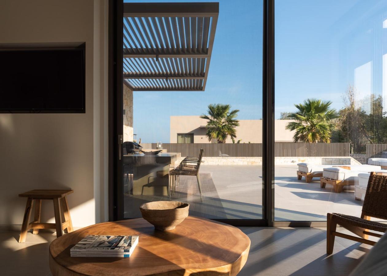 Athina Luxury Villa, With Pool & Walk To The Beach, By Thinkvilla Chania  Ngoại thất bức ảnh