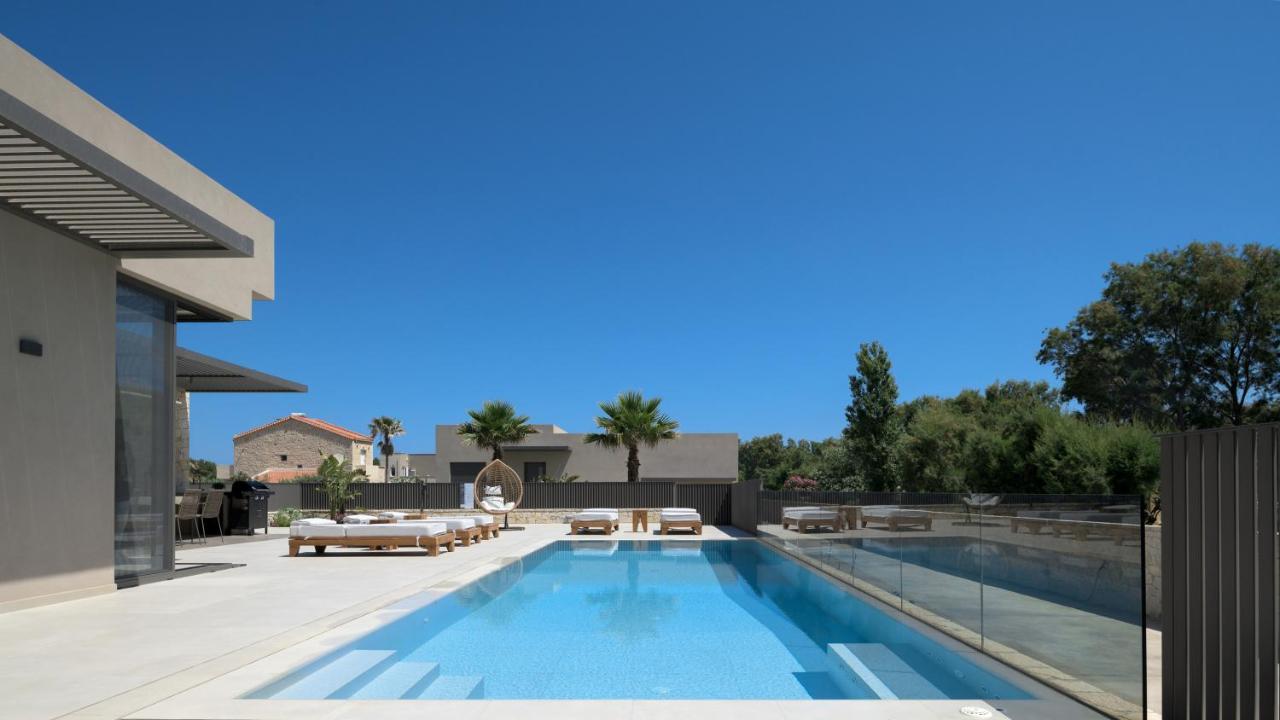 Athina Luxury Villa, With Pool & Walk To The Beach, By Thinkvilla Chania  Ngoại thất bức ảnh