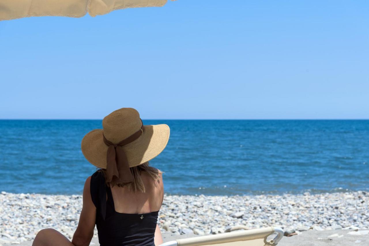 Athina Luxury Villa, With Pool & Walk To The Beach, By Thinkvilla Chania  Ngoại thất bức ảnh