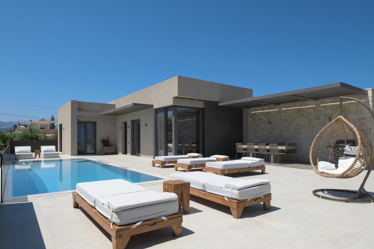 Athina Luxury Villa, With Pool & Walk To The Beach, By Thinkvilla Chania  Ngoại thất bức ảnh